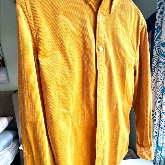Size men’s Small long sleeve corduroy shirt. Only worn once. - Picture 5 of 5